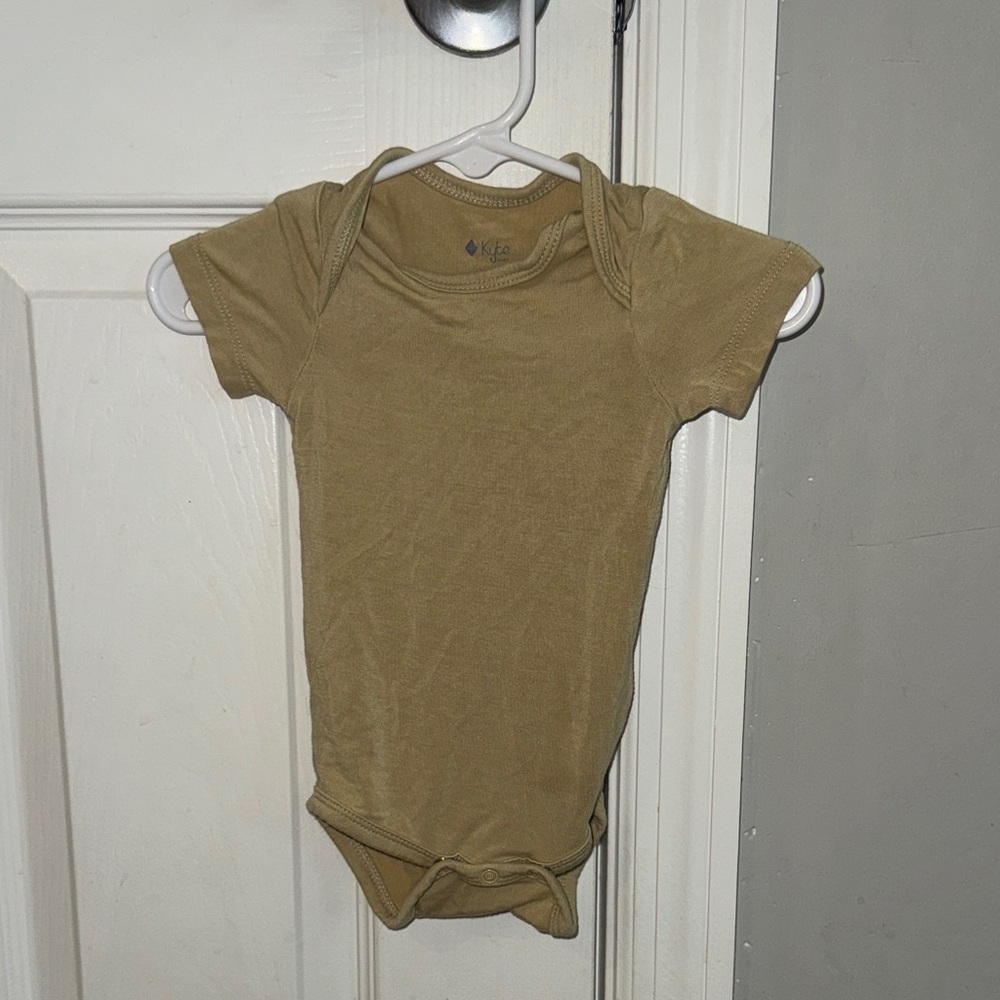 Kyte BABY Tan Kids Onesie 0-3M